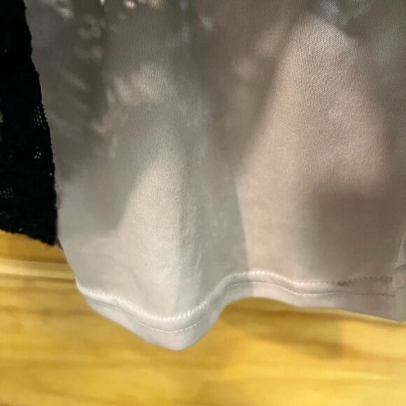 Alya brand women’s size M black lace overlay blouse - Picture 2 of 9